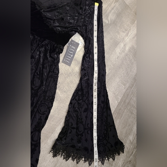 NWT Restyle, Dark Angel Burnout Duster, Black, Large fits like Medium - Picture 12 of 16